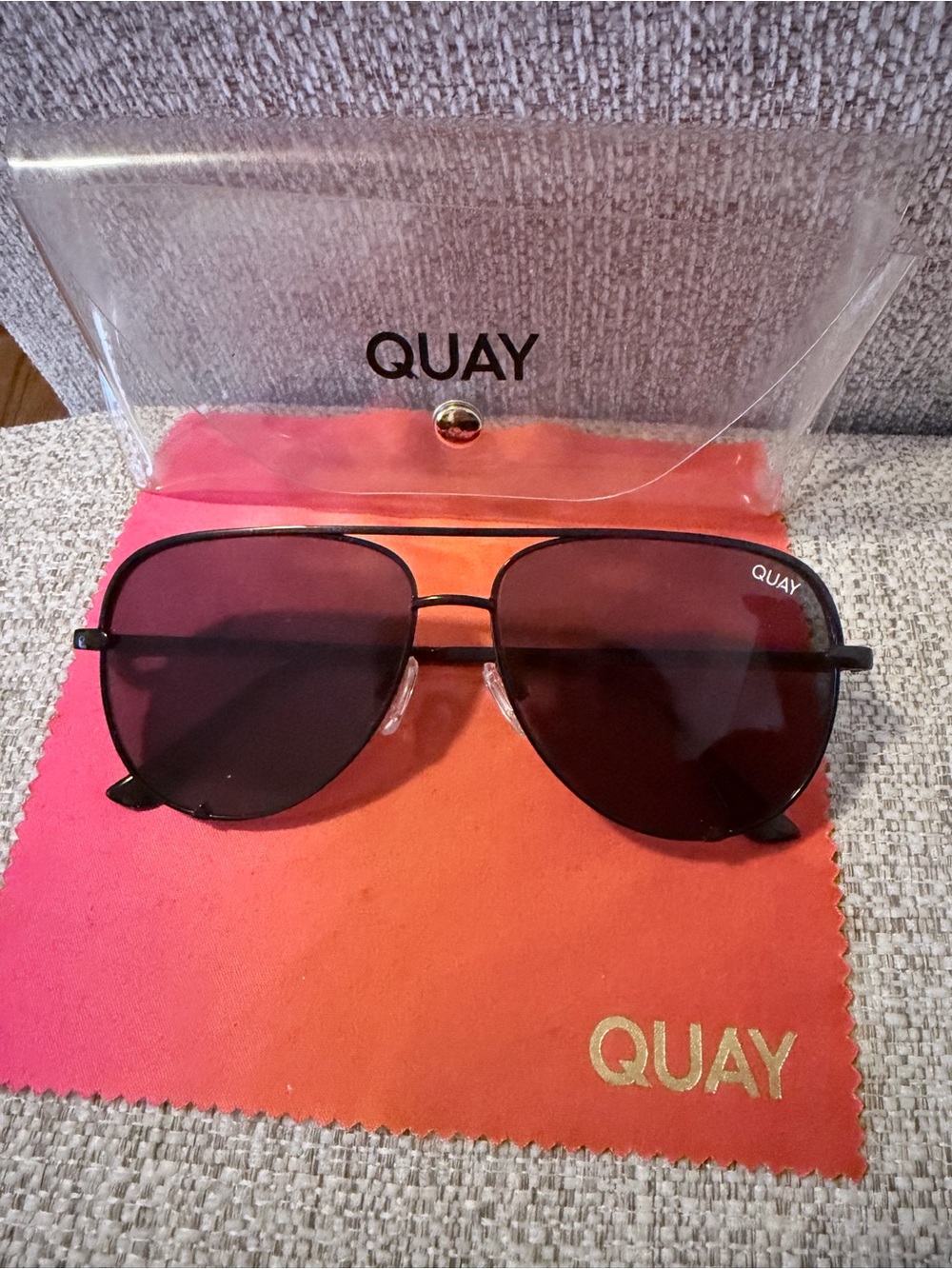 Quay Australia Unisex Black Aviator Sunglasses with Dark Lenses, cloth and case